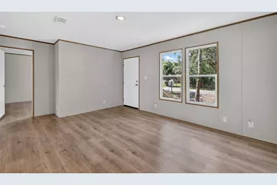 607 Lawrence Street, Wildwood, FL 34785 - Photo 4