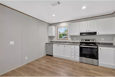 607 Lawrence Street, Wildwood, FL 34785 - Photo 10