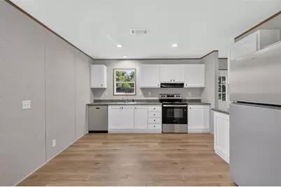 607 Lawrence Street, Wildwood, FL 34785 - Photo 6