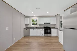 607 Lawrence St, Wildwood, FL 34785 - Photo 6