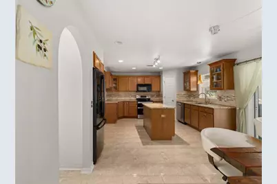 7651 Lake Andrea Circle, Mount Dora, FL 32757 - Photo 10