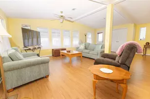 1159 Paradise Dr, Lady Lake, FL 32159 - Photo 4