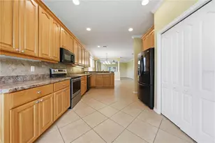 81 Twin Lake Cir, Umatilla, FL 32784 - Photo 8