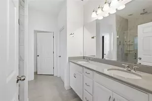 180 Jensen Dr, Groveland, FL 34736 - Photo 14