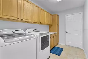 649 Ravenel Ct, The Villages, FL 32162 - Photo 32