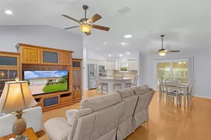 649 Ravenel Ct, The Villages, FL 32162 - Photo 8