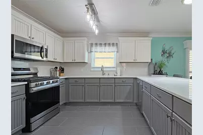 896 Radclife Berea Place, The Villages, FL 32162 - Photo 4