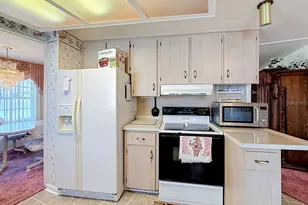176 Sunset Dr, Tavares, FL 32778 - Photo 20