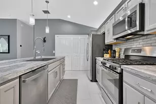 6033 Tompkins St, The Villages, FL 32163 - Photo 8