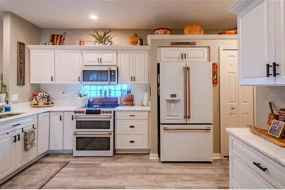 8027 Saint Andrews Way, Mount Dora, FL 32757 - Photo 4