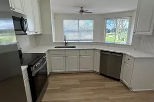 34322 Tuscany Ave, Sorrento, FL 32776 - Photo 4