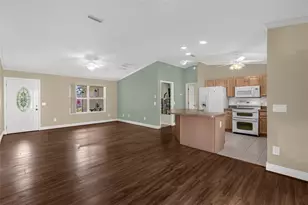 17648 SE 93rd Butler Ct, The Villages, FL 32162 - Photo 8