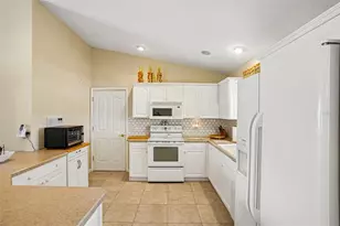 917 Eastmont Ct, The Villages, FL 32162 - Photo 14