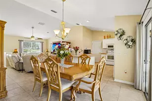 917 Eastmont Ct, The Villages, FL 32162 - Photo 12