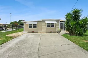 30127 Green Bay Dr, Tavares, FL 32778 - Photo 2