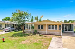 1676 Elkhart Cir, Tavares, FL 32778 - Photo 4