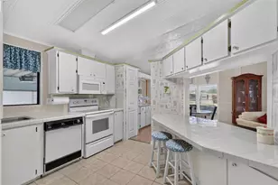 724 Jason Dr, The Villages, FL 32159 - Photo 12