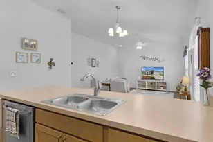 1352 Mary Beth Ln, The Villages, FL 32163 - Photo 16
