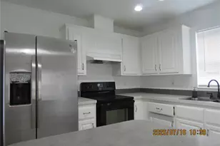 11719 Lake Dr, Clermont, FL 34715 - Photo 4