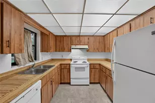 610 4th Ave, Lady Lake, FL 32159 - Photo 6