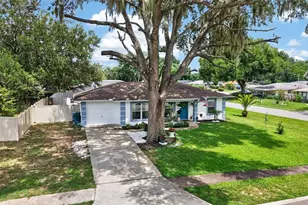 599 Magnolia Ridge Ave, Tavares, FL 32778 - Photo 4
