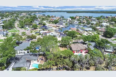 5438 Bayou Grande Boulevard NE, Saint Petersburg, FL 33703 - Photo 16