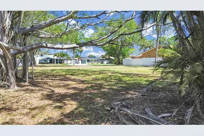 5438 Bayou Grande Boulevard NE, Saint Petersburg, FL 33703 - Photo 6