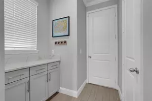 8254 Procida Isle Ln, Windermere, FL 34786 - Photo 16