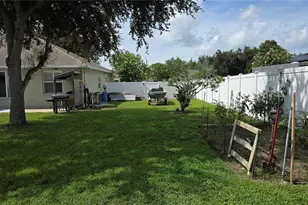 36812 Queen Bee Ln, Grand Island, FL 32735 - Photo 12