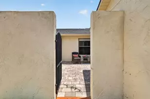 2214 Cypress Cove Dr, Tavares, FL 32778 - Photo 6