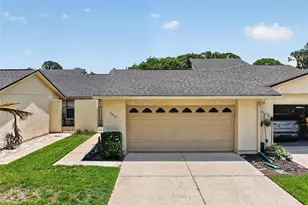 2214 Cypress Cove Dr, Tavares, FL 32778 - Photo 2