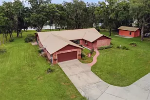 38700 Lakeview Dr, Lady Lake, FL 32159 - Photo 1