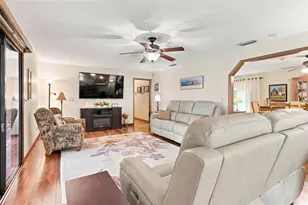38700 Lakeview Dr, Lady Lake, FL 32159 - Photo 24