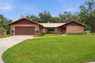 38700 Lakeview Dr, Lady Lake, FL 32159 - Photo 12