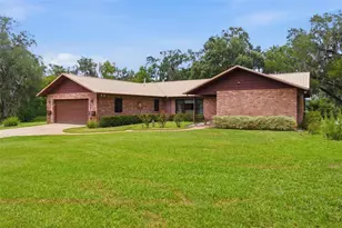 38700 Lakeview Dr, Lady Lake, FL 32159 - Photo 2