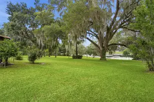 38700 Lakeview Dr, Lady Lake, FL 32159 - Photo 10