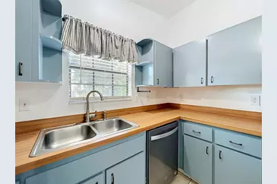 25121 Algonquin Avenue, Sorrento, FL 32776 - Photo 20