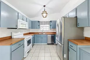 25121 Algonquin Ave, Sorrento, FL 32776 - Photo 18