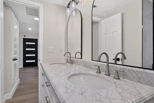 3629 S Crystal Lake Dr, Orlando, FL 32806 - Photo 18