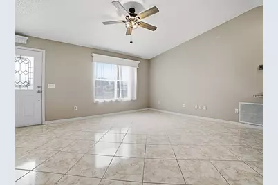 1611 Alhambra Way, The Villages, FL 32162 - Photo 4