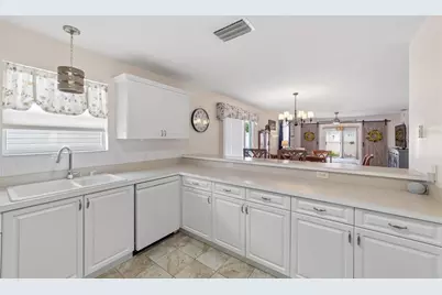 7618 SE 171st Sun Valley Place, The Villages, FL 32162 - Photo 8