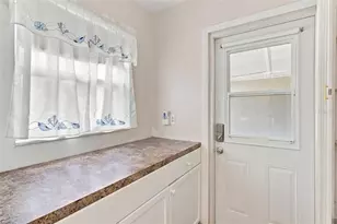 1631 Canal Ct, Tavares, FL 32778 - Photo 8