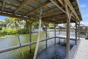 1631 Canal Ct, Tavares, FL 32778 - Photo 4