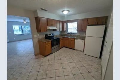 910 South Center Street #910, Eustis, FL 32726 - Photo 2