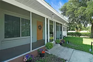 114 Park Ave, Fruitland Park, FL 34731 - Photo 2
