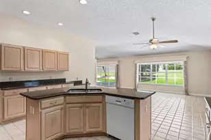 823 San Salvador Dr, The Villages, FL 32159 - Photo 14