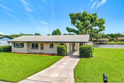 13225 Country Club Drive, Tavares, FL 32778 - Photo 2