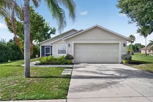 1390 Willow Crest Dr, Clermont, FL 34711 - Photo 2