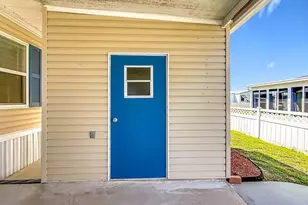 1660 Elkhart Cir, Tavares, FL 32778 - Photo 28