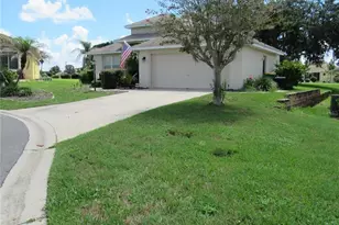 3204 Antigua Bay Ln, Tavares, FL 32778 - Photo 2